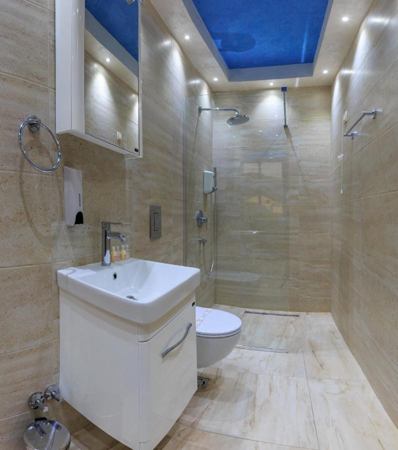 Hotel Maksim 헤르섹 외부 사진
