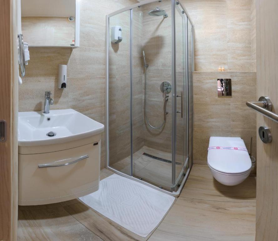 Hotel Maksim 헤르섹 외부 사진