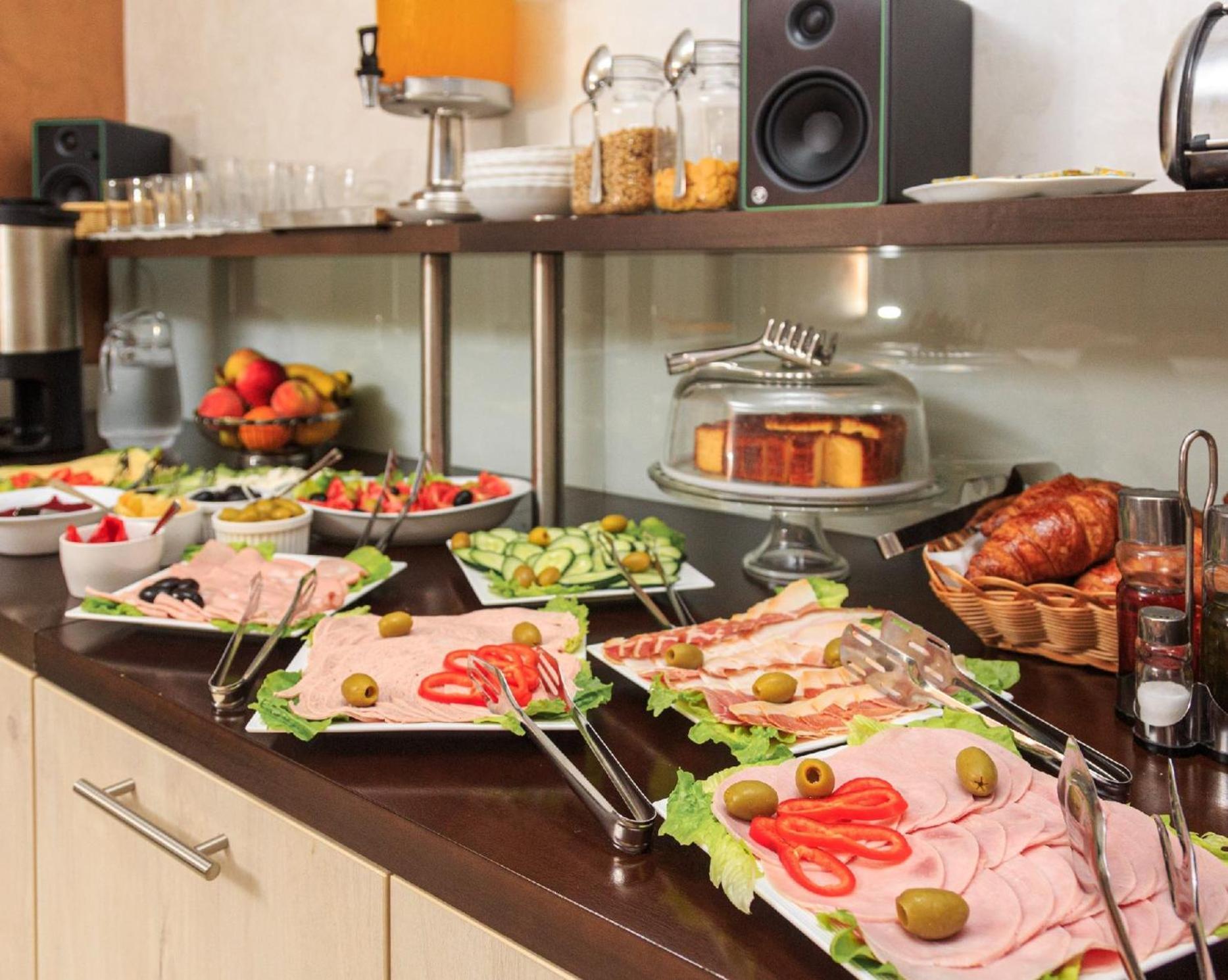 Hotel Maksim 헤르섹 외부 사진