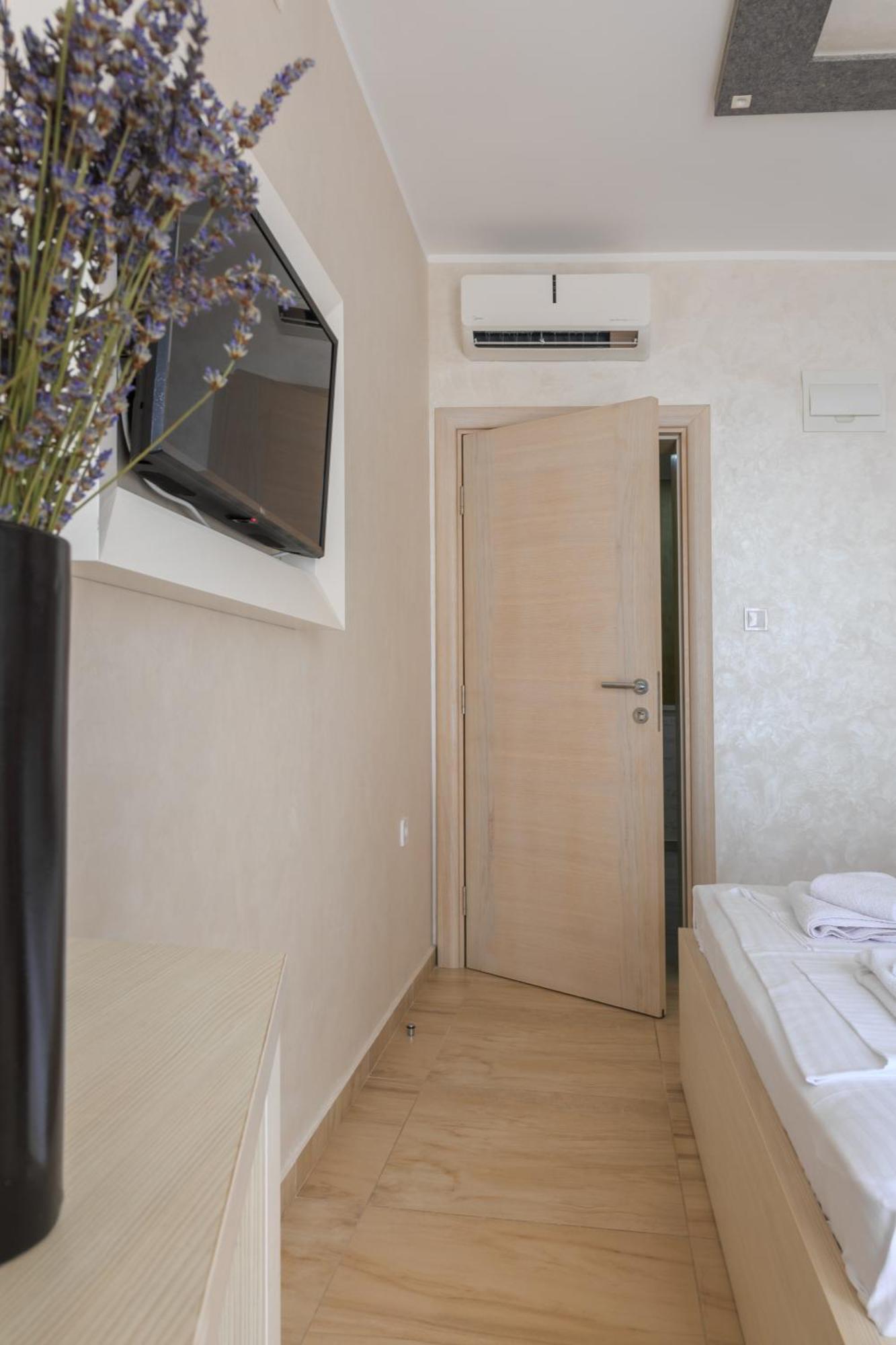 Hotel Maksim 헤르섹 외부 사진