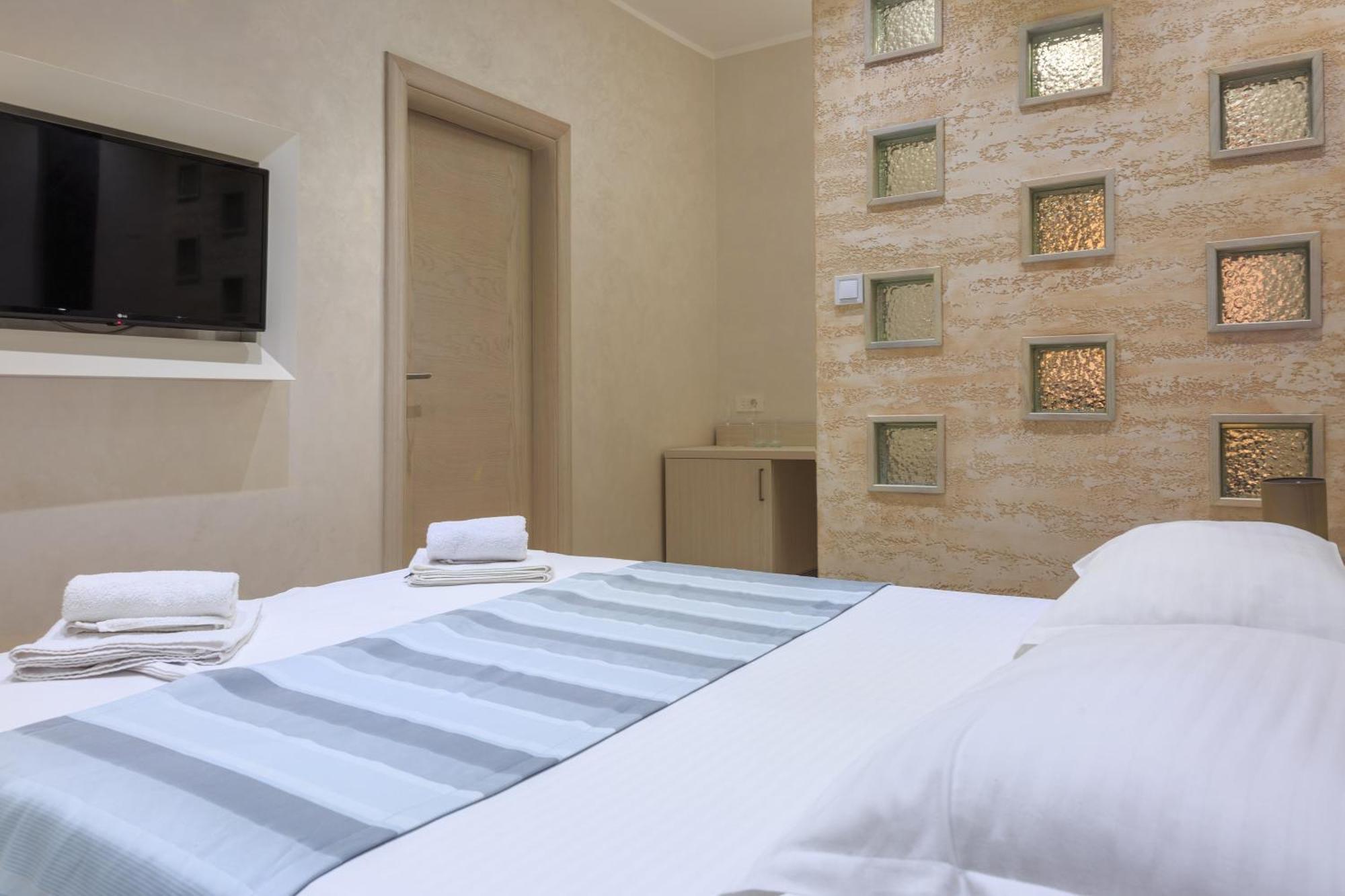 Hotel Maksim 헤르섹 외부 사진