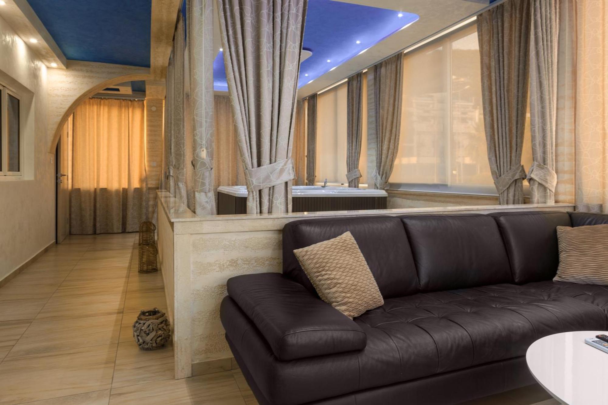 Hotel Maksim 헤르섹 외부 사진