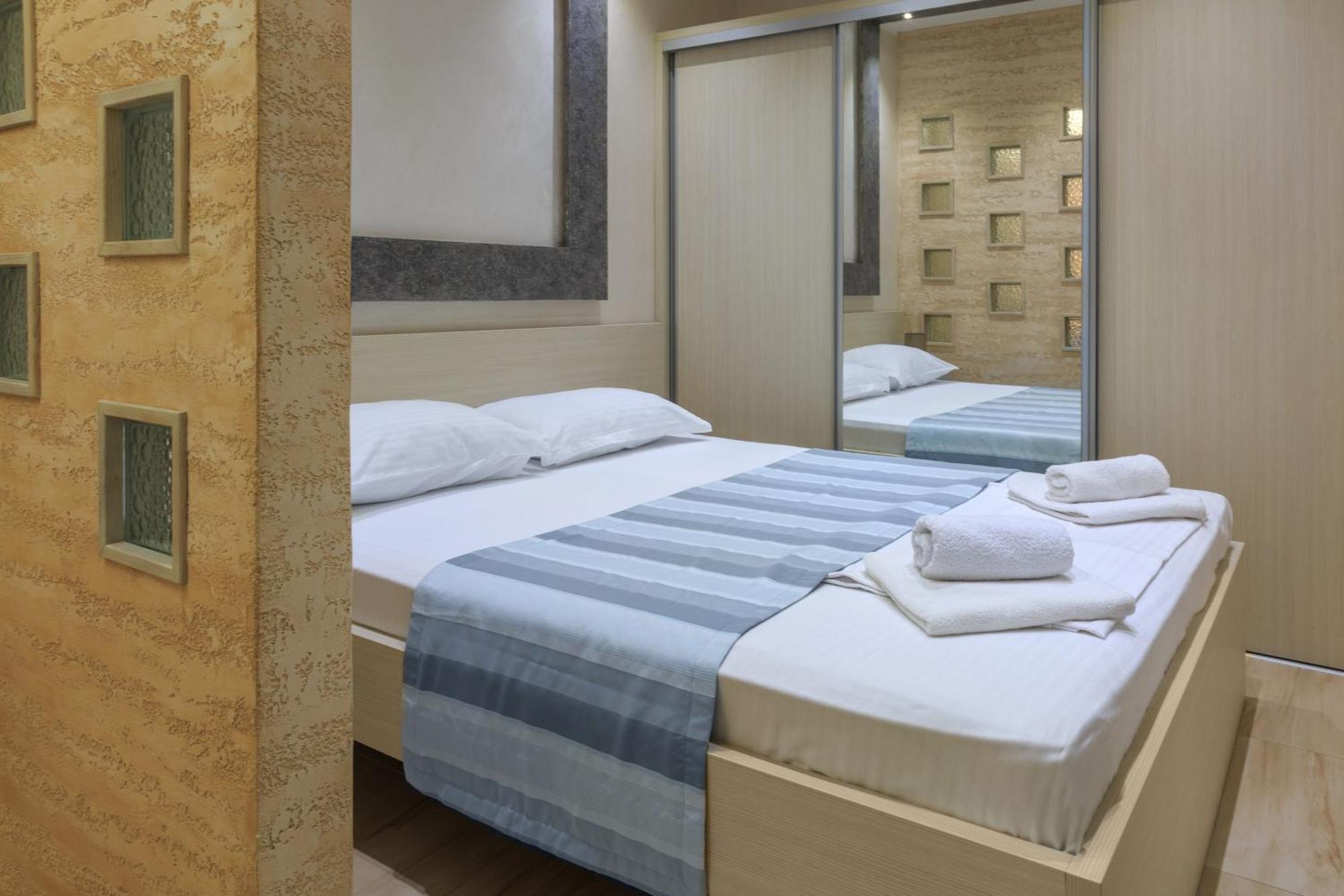 Hotel Maksim 헤르섹 외부 사진